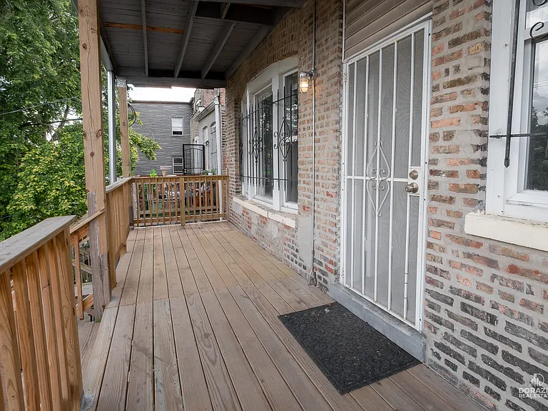 6111 S Eberhart Ave #2 — Photo 40