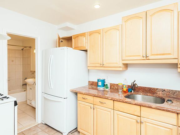 4th image of 172 Greenpoint Ave APT 2R