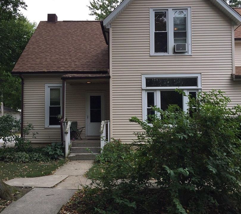 2nd image of 607 Valparaiso St