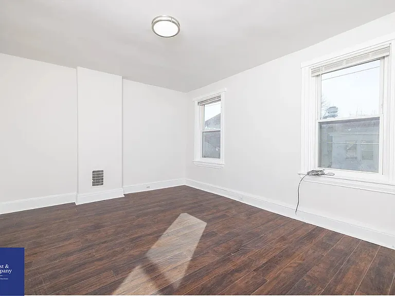 1739 W 5th St #2 — Photo 7