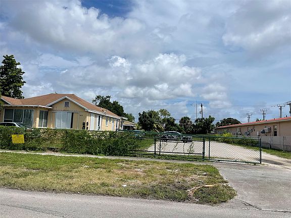 3rd image of 2215 Fillmore Street