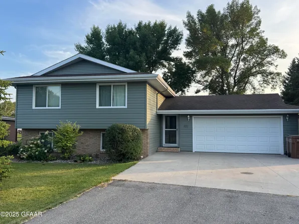 520 2nd St, Thompson, ND 58278