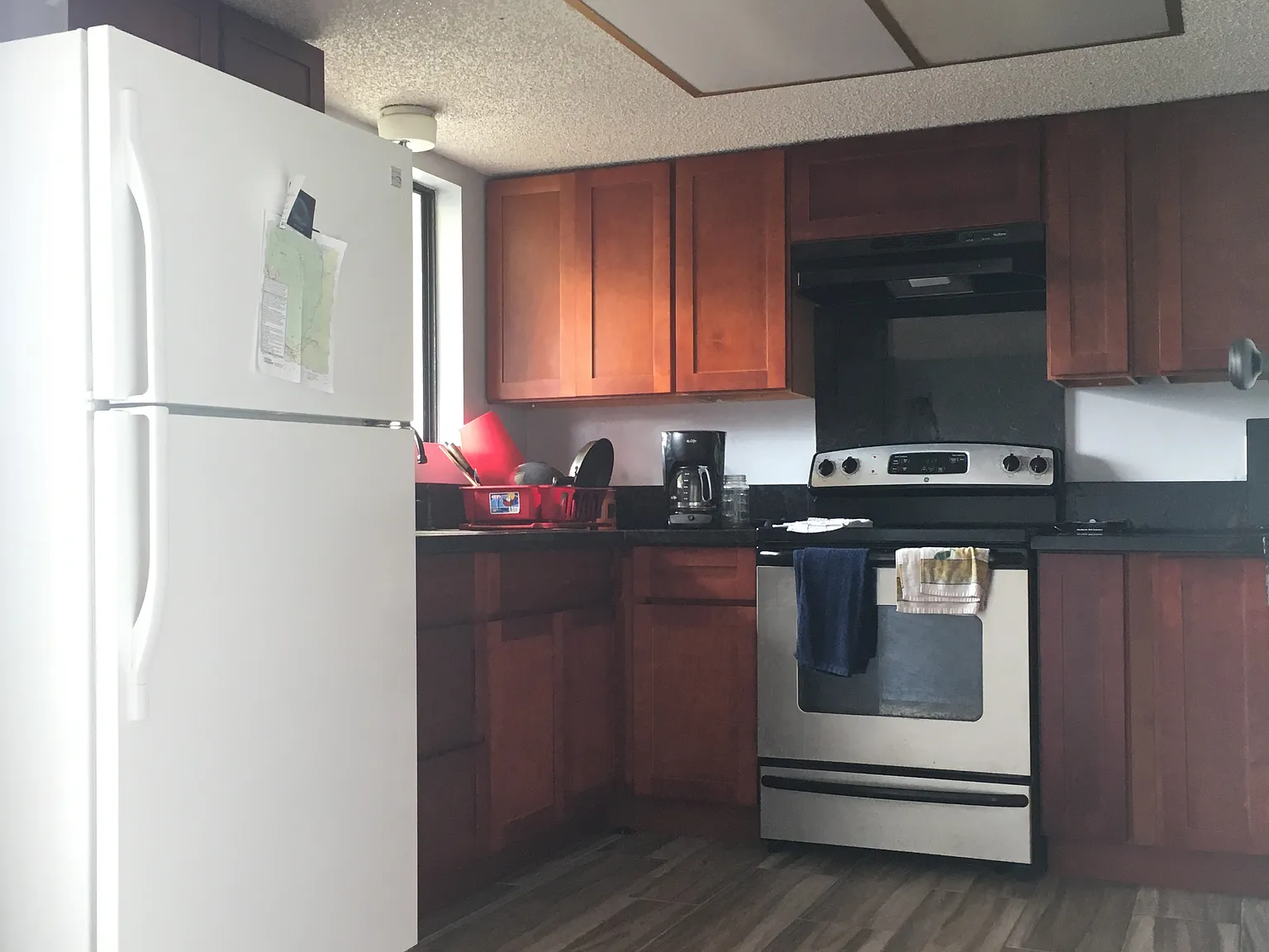 5 bed, 2192 sqft, $750 — Photo 3