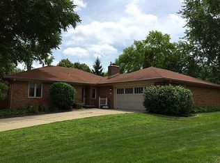 9 Southway Ct, Greenwood, IN 46142