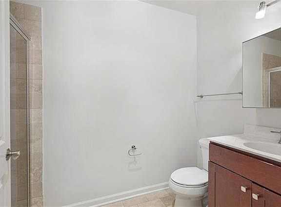 3rd image of 435 Whiton St #2