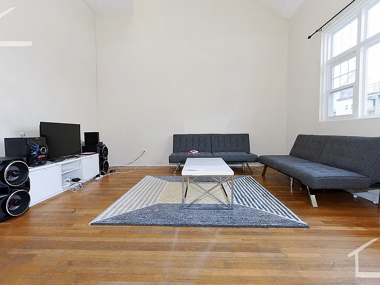 145 Glenville Ave #129 — Photo 2