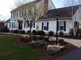 28 Autumn Ridge Rd, Guilford, CT 06437