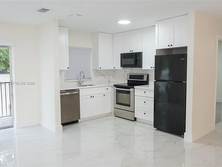 5400 NW 18th St #3N — Photo 8