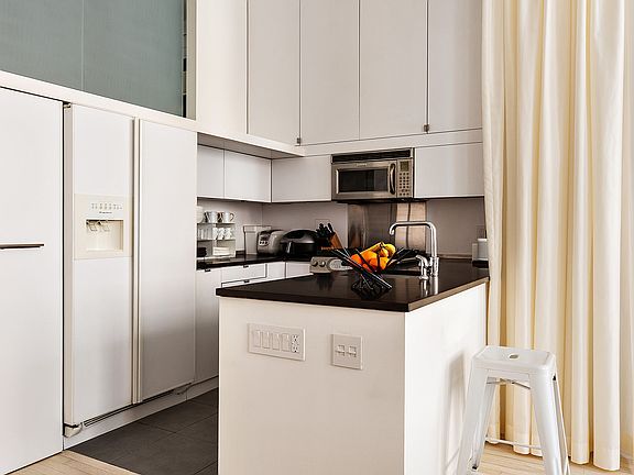 5th image of 125 E 12th St