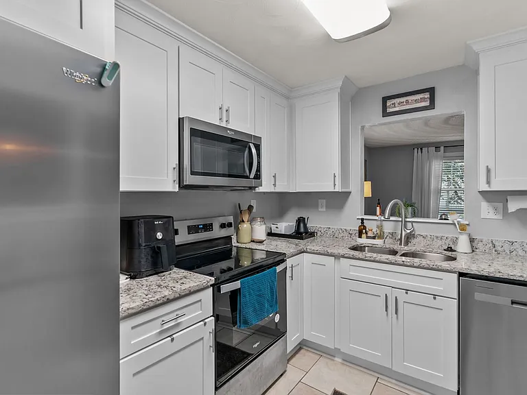 424 E Ocean Ave — Photo 11