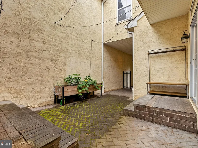 16 Oak Leaf Ln — Photo 5