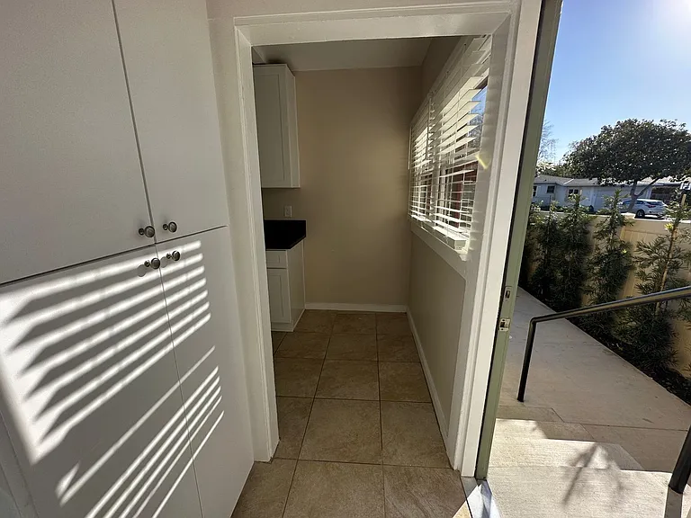 678 N Shaffer St — Photo 27