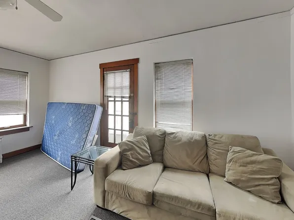 Roland Realty, 909 S 1st St #Eb70f983a, Champaign, IL 61820