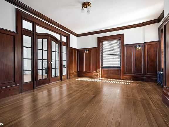 5th image of 310 W 79th St APT 12E