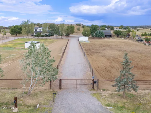 890 E Latigo Ct, Paulden, AZ 86334