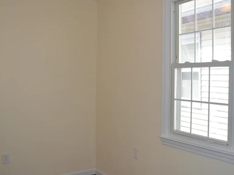 186 S Park Ave — Photo 19