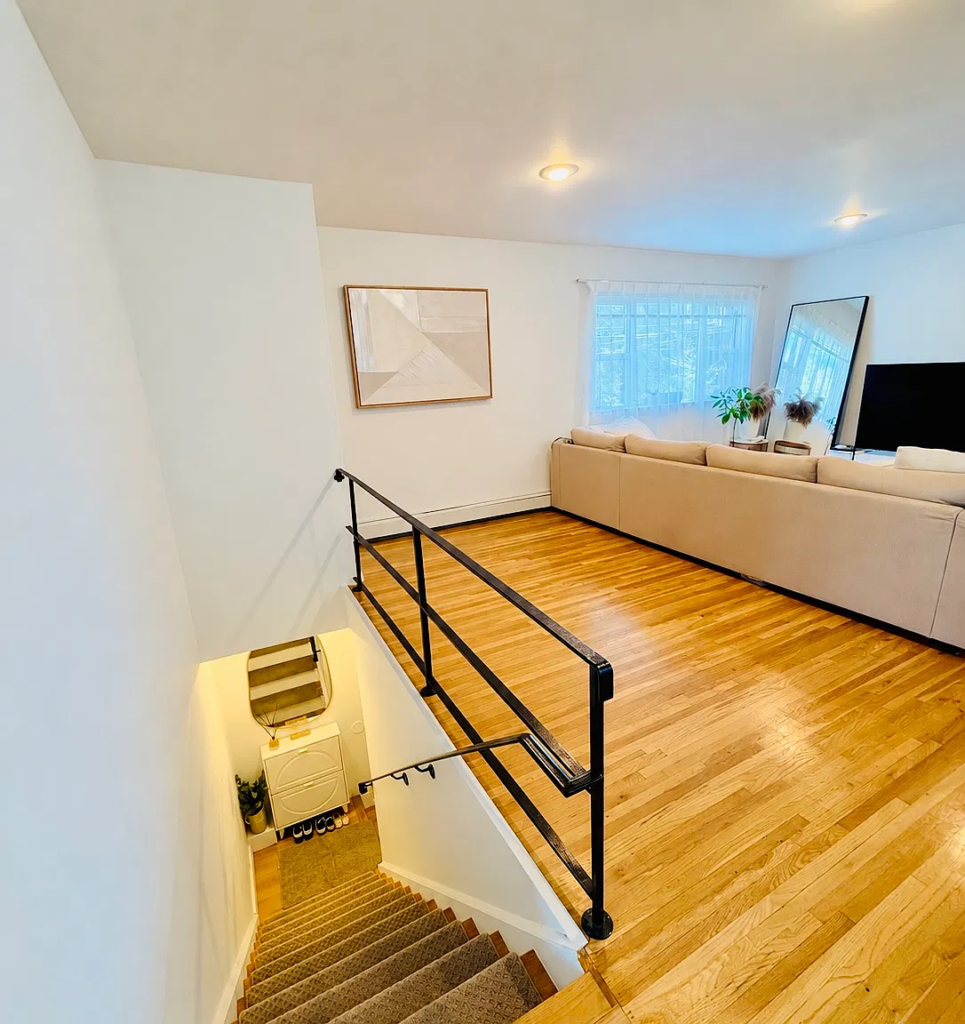 3 bed, 1100 sqft, $3,700 — Photo 2