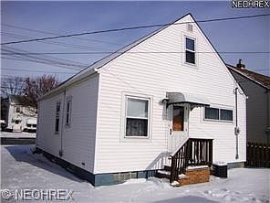 4th image of 16907 Puritas Ave