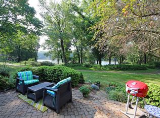 22 Berkshire Ct, Red Bank, NJ 07701