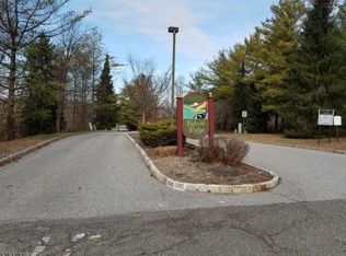 176 Falcon Ridge Way N, Hamburg, NJ 07419