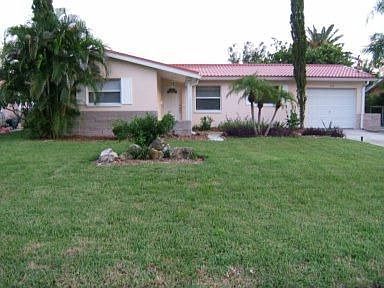 1st image of 290 79th Ave N