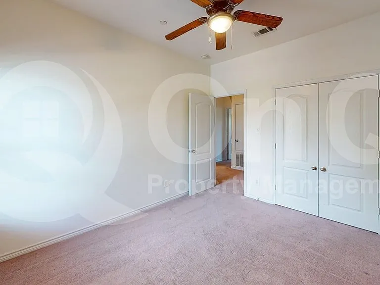 5912 Clearwater Dr — Photo 10