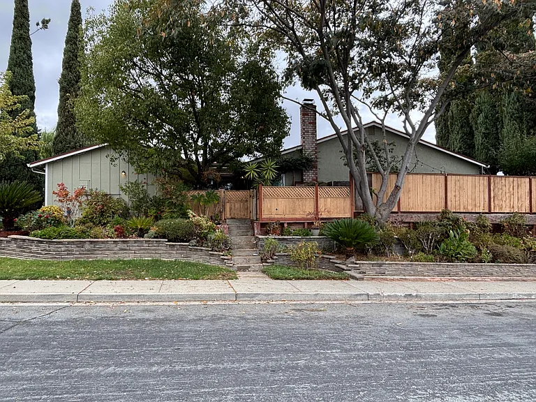 1700 Mahogany Way — Photo 26