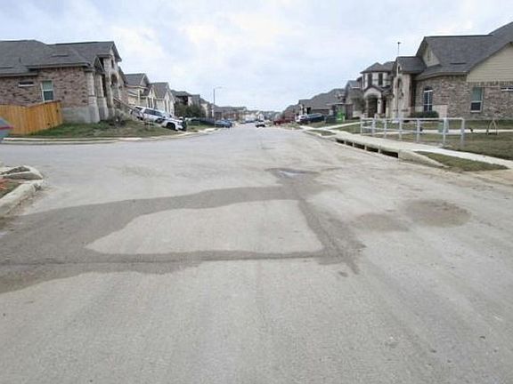 Exterior Neighborhood (street photo)