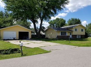 205 S 5th St, Albia, IA 52531