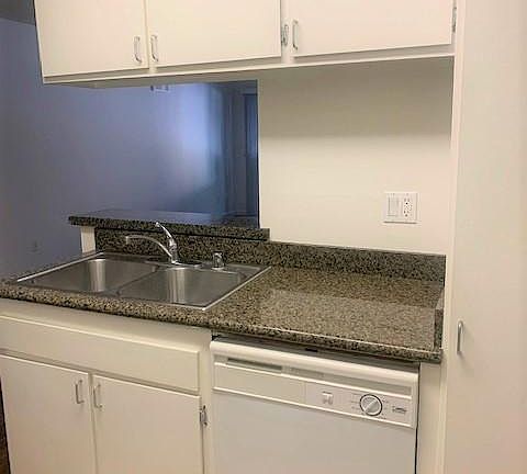 5th image of 7777 Hollywood Blvd APT 111