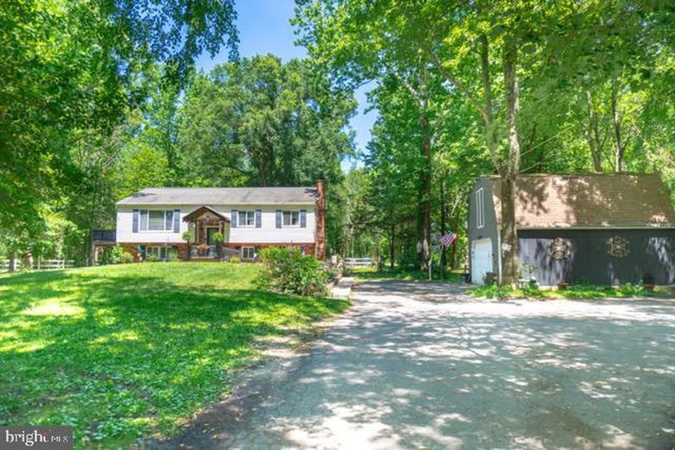 Apartment in Southampton Township, Oak Shade - View 2