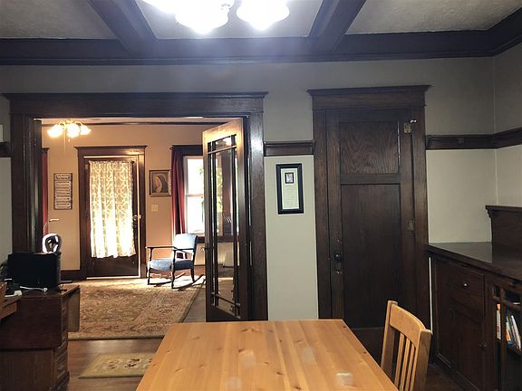 2nd image of 204 E Hale St