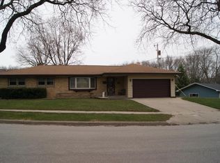 9747 W Hayes Pl, West Allis, WI 53227