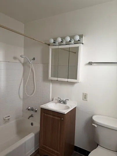 Carol Manor - 3008-3014 O ST — Photo 13