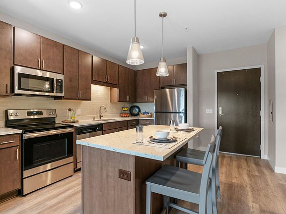 Overlook - 1 Bed / 1 Bath - 726 Sq.Ft.