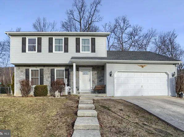 132 Mountain View Dr, Enola, PA 17025