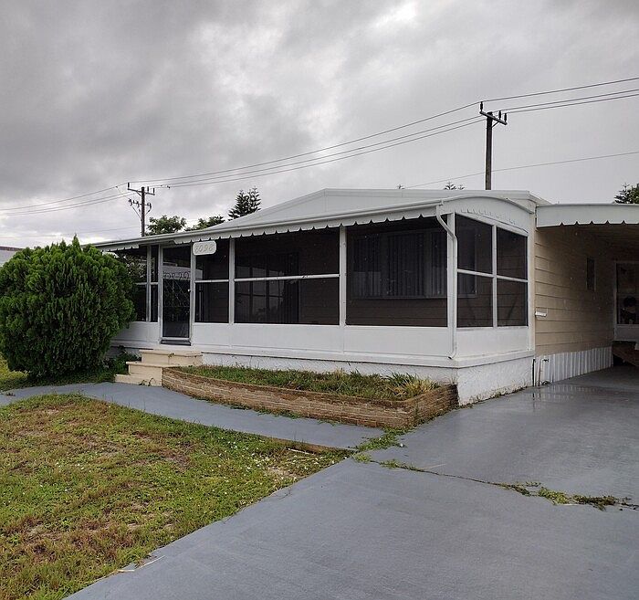 1st image of 8098 SE Swan Ave