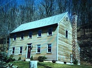 8 Teachers Ridge Rd, Sandy Hook, CT 06482