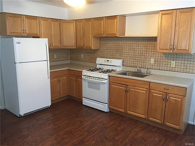 1st image of 4 Highland Pl