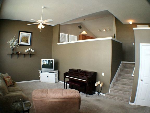 2nd image of 720 Sunset Dr