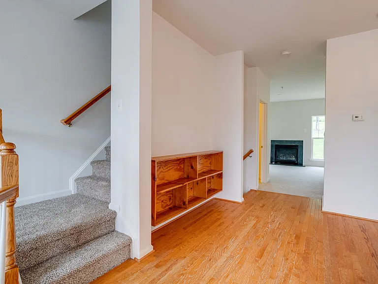 103 Buttonwood Ct — Photo 18