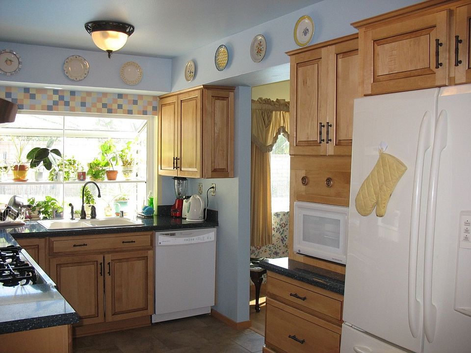 2nd image of 17101 Van Gogh St