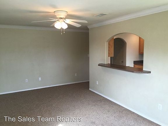 2nd image of 406 W Pine Ave APT B