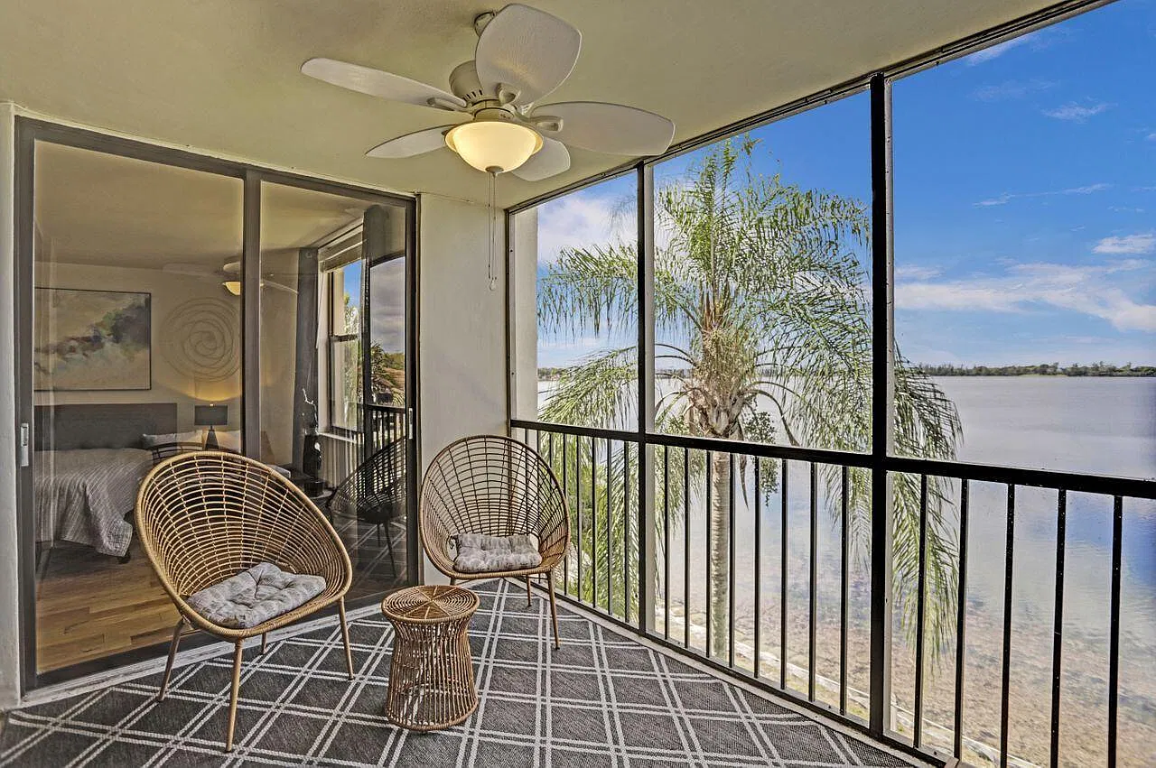 2 bed, 2.0 bath, 1120 sqft, $2,200 — Photo 1