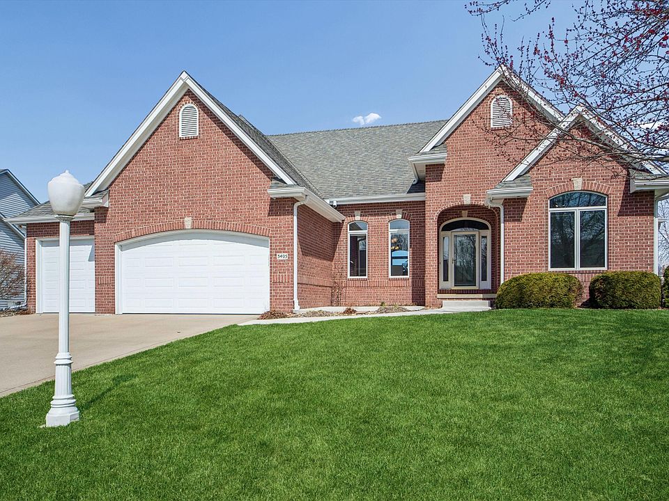 1st image of 3405 NE Briarwood Dr