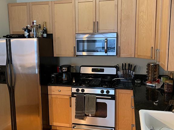 4th image of 1-869 N Paulina St #1