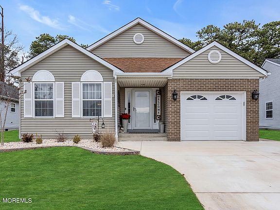 2nd image of 115 Chesterfield Lane