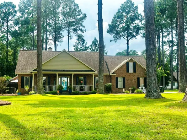 169 Berry Dr, Broxton, GA 31519