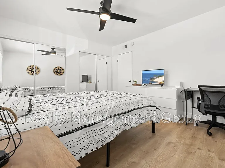 6821 Alvarado Rd #8 — Photo 16