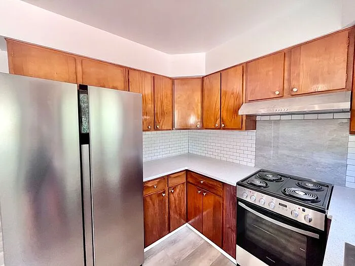 2428 Clearview Ave — Photo 8
